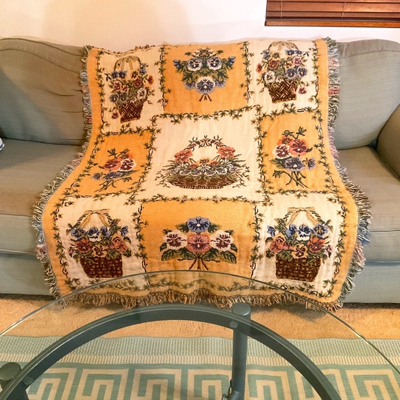 VTG Lovely Large Fringed Cross Stitch Country Style TapestryThrow Blanket